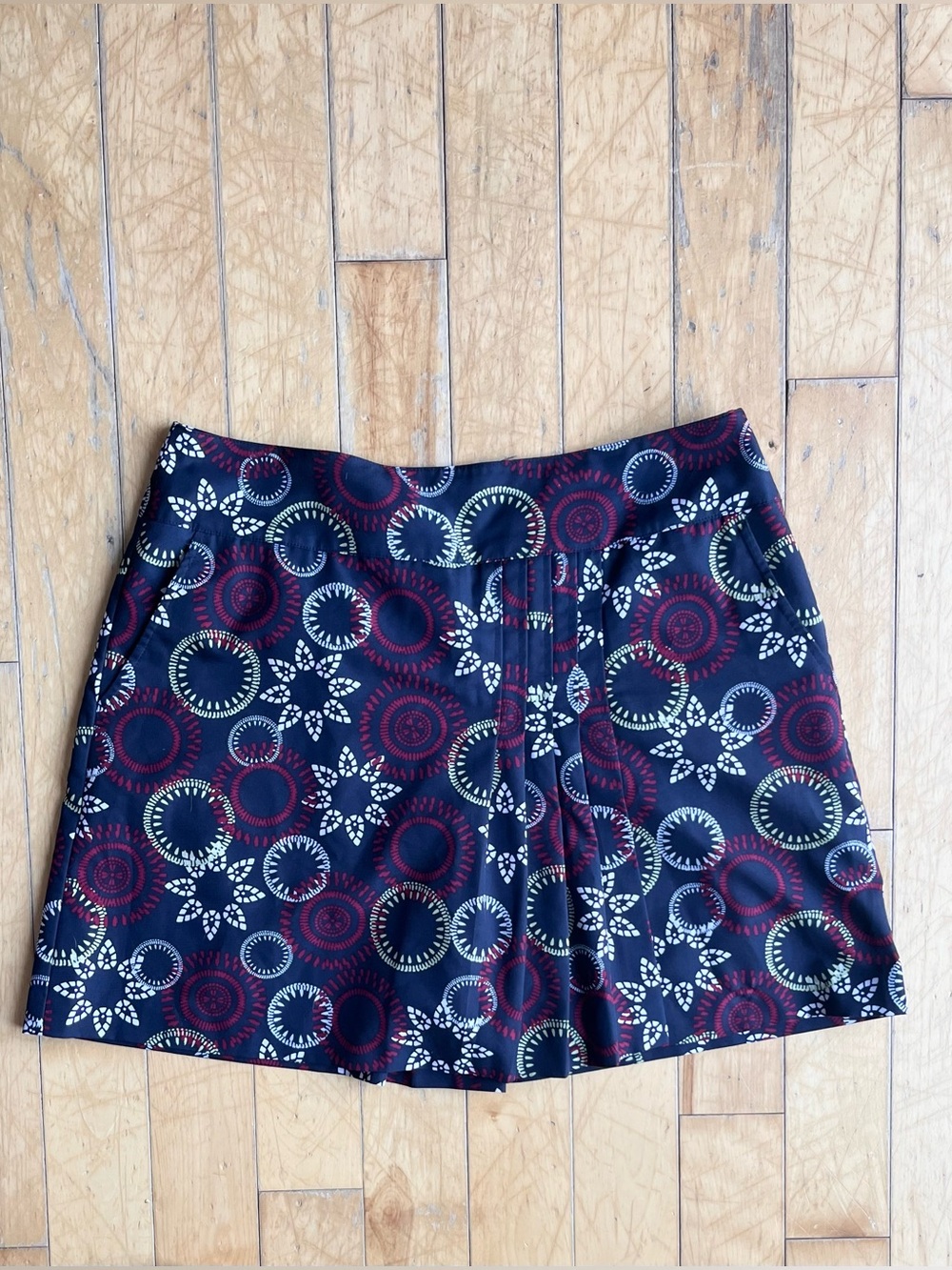 Vuarnet Sport Geometric Floral Print A-Line Skort with Pleated Front Size 12
